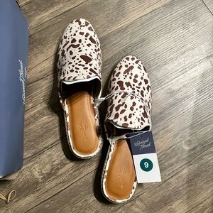 Universal Thread Cow Print Mules, Size 9